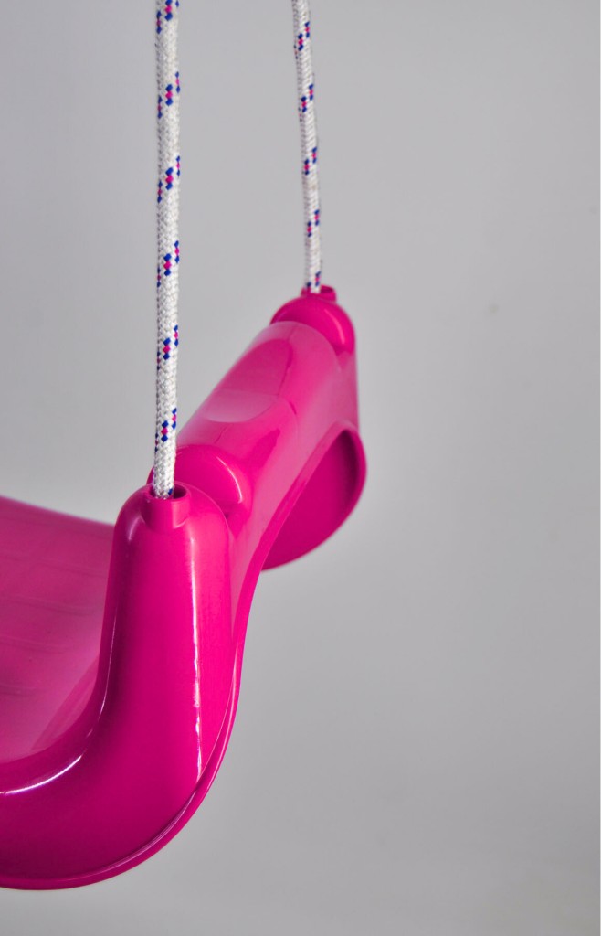Pembe, Salıncak Oturağı